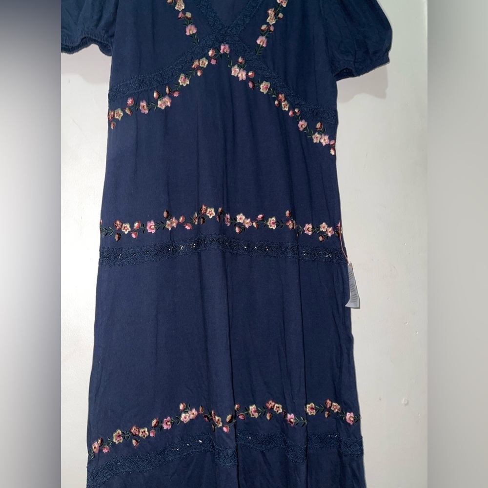 NWT ASOS Design Tall Lace insert Midi dress with Floral Embroidery in Navy - Picture 7 of 14